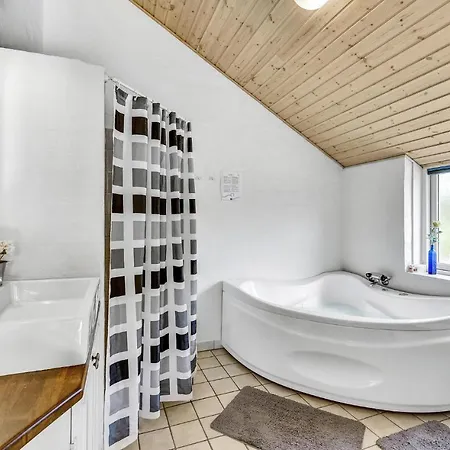 Stunning Home In Tarm With Sauna Prázdninový dům